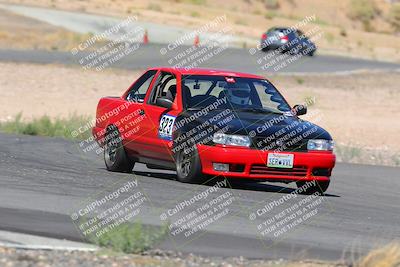 media/Oct-01-2022-Team Topak Racing (Sat) [[f860fb51be]]/2-Inter Low 2/session 2 turn 11/
